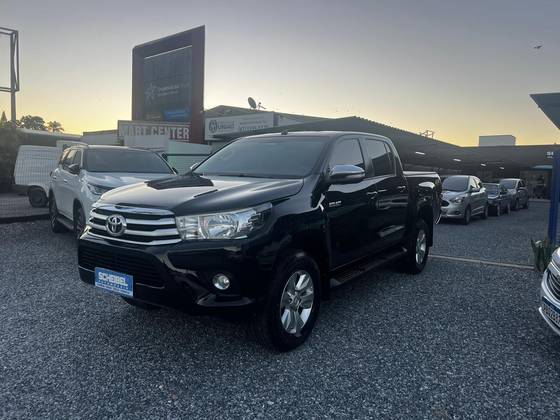 TOYOTA HILUX 2.8 SRV 4X4 CD 16V DIESEL 4P AUTOMÁTICO TOYOTA HILUX 2.8 SRV 4X4 CD 16V DIESEL 4P AUTOMÁTICO